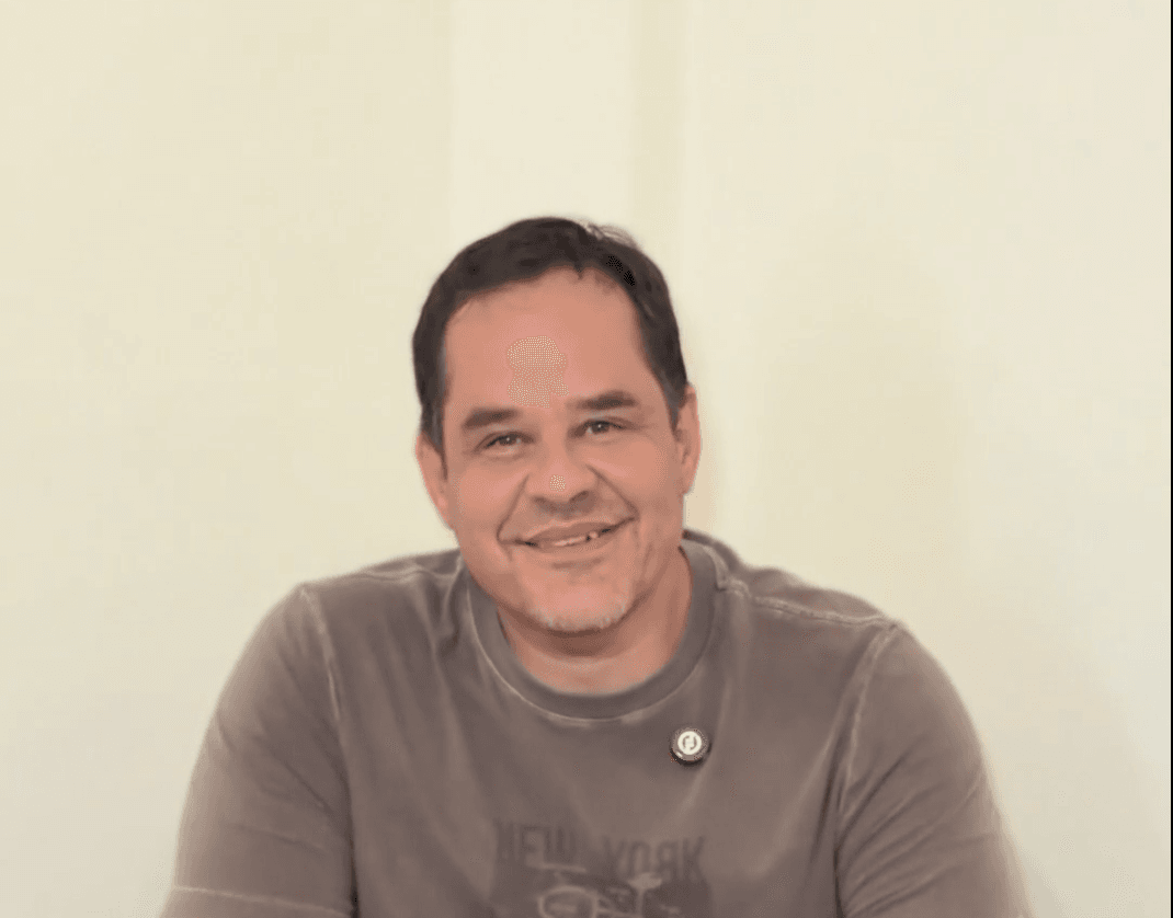 Participante da Konekti em uma roda de prática presencial